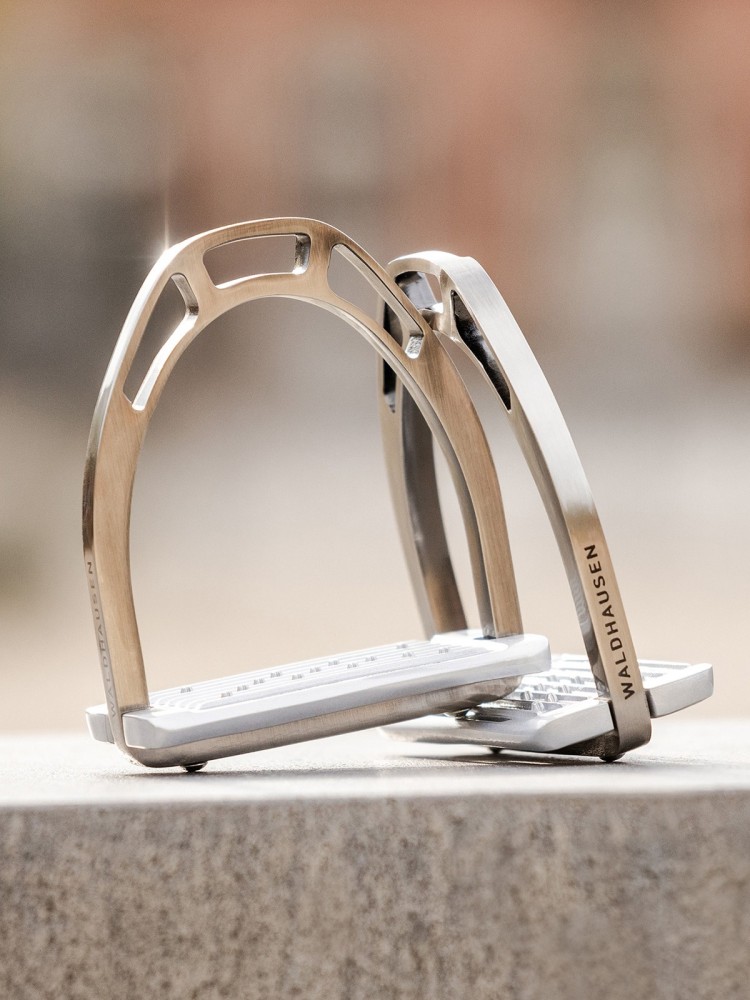 Stirrups Aluminum Waldhausen