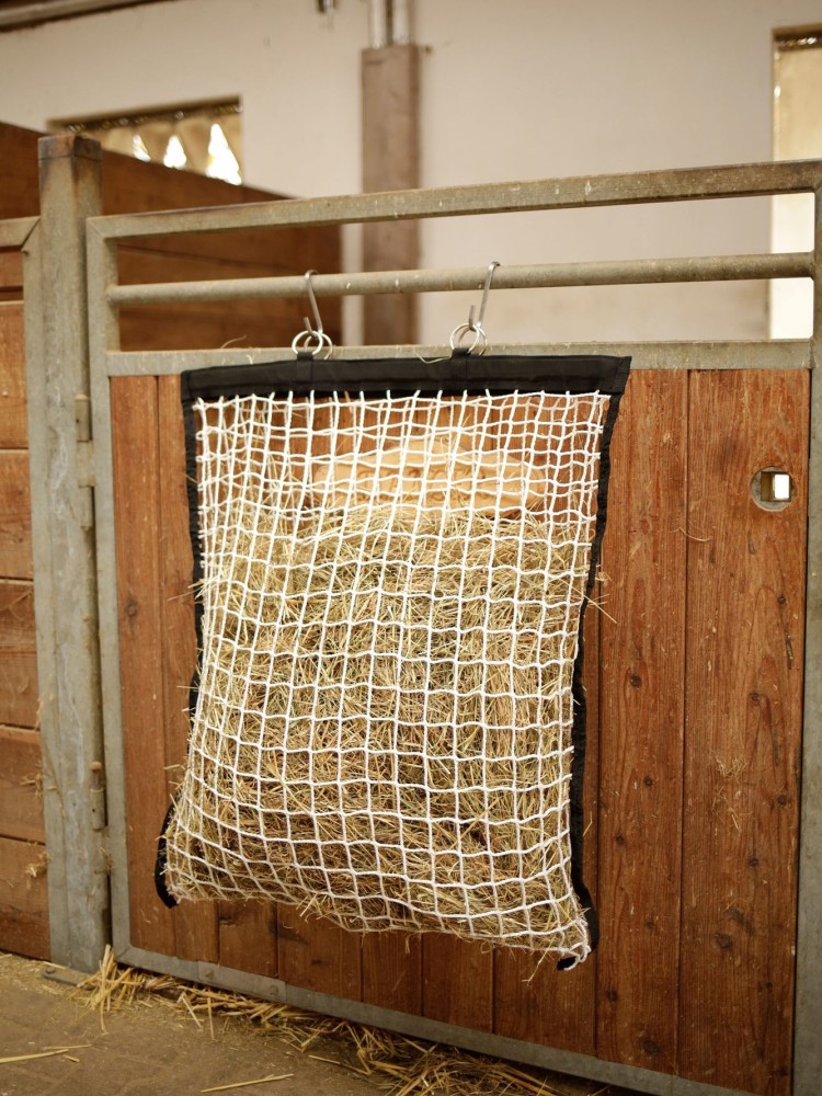 Hay Net with Filling Aid 83x83cm, mesh 3cm, Kerbl