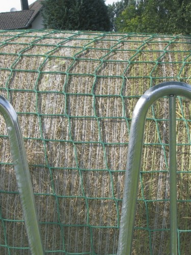Slow feeding net 3.6x2.8m, mesh 10cm, Kerbl