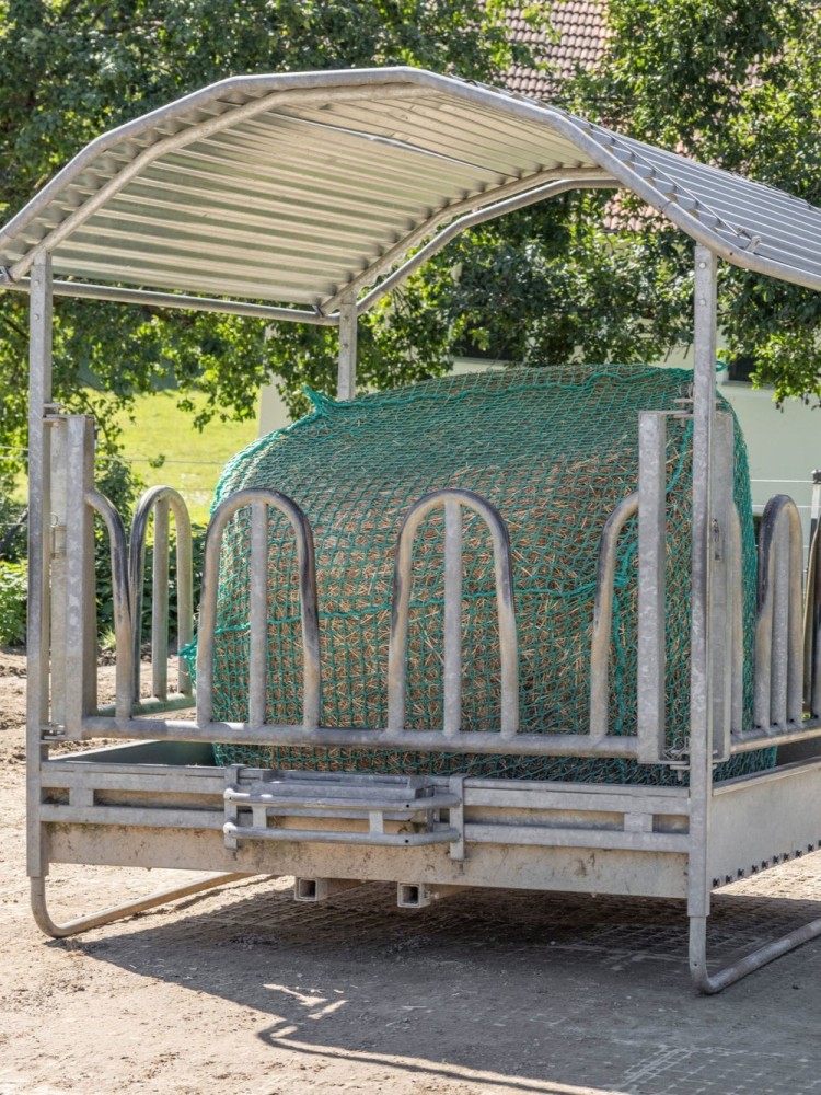 Slow feeding net 3.6x2.8m, mesh 10cm, Kerbl